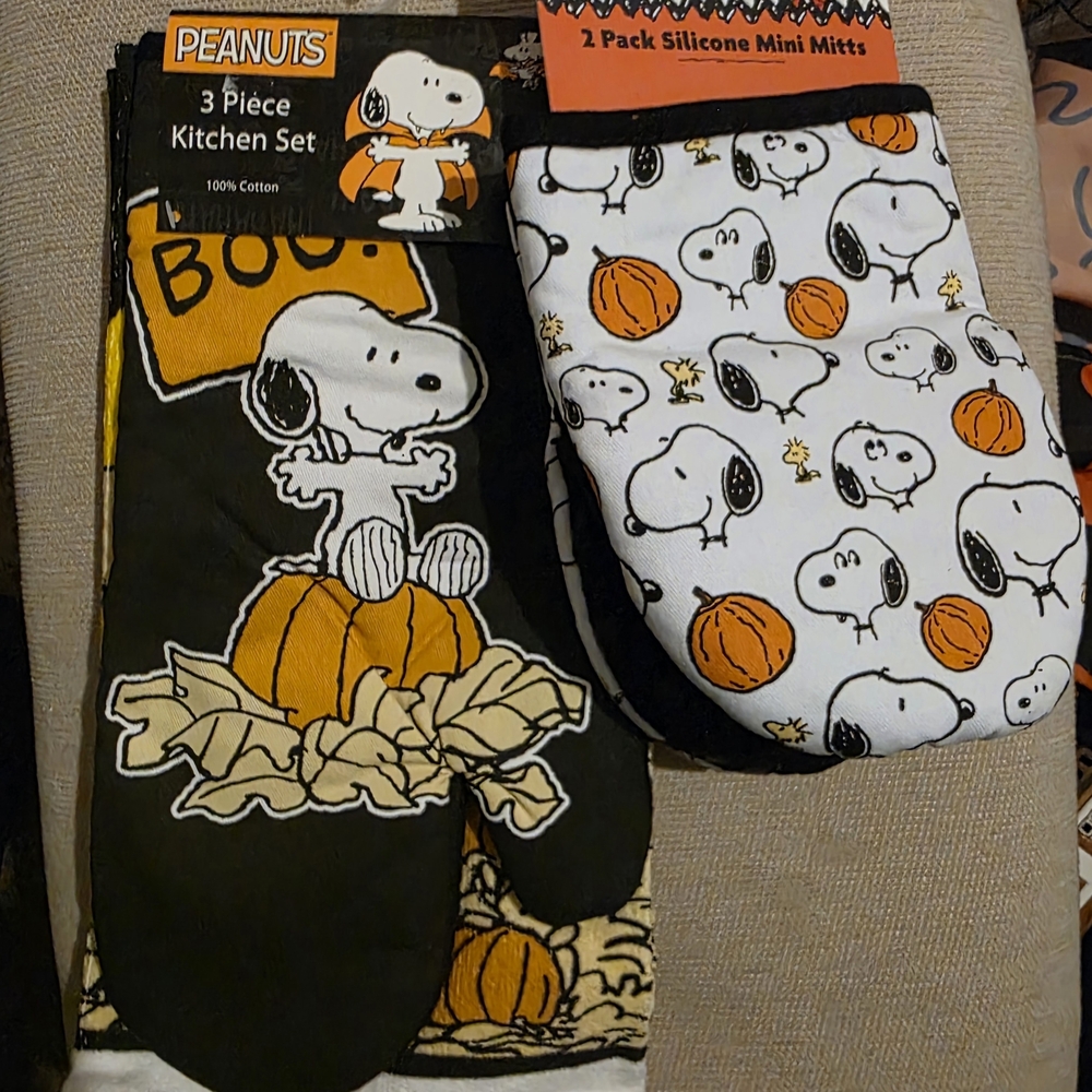 Peanuts Snoopy Halloween Kitchen Set